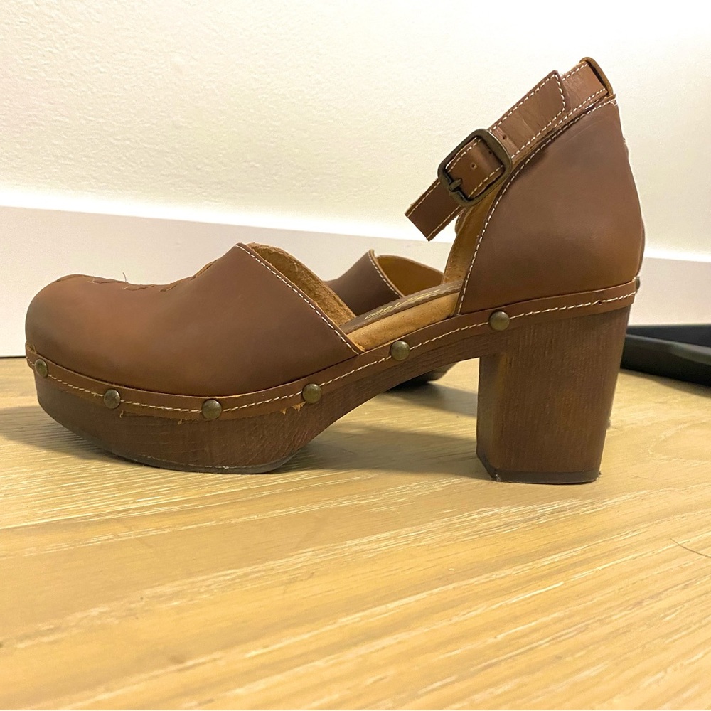Sbicca Clog heels with ankle strap - Picture 3 of 6
